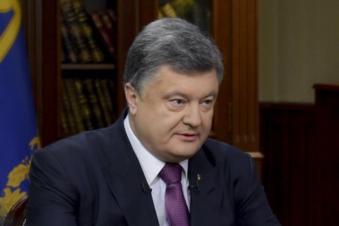Порошенко: в январе зарплаты военных поднимут в 2 раза