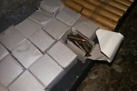 В Мариуполе в товарном вагоне нашли мешок с патронами и тротиловыми шашками