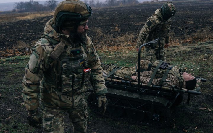 Вивезти пораненого з кілзони. Як із цим справляються підрозділи, які є варіанти і що думає військово-політичне керівництво 