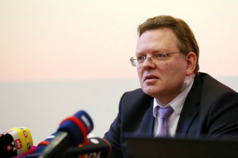 В Германии неизвестный ранил ножом промигрантского мэра