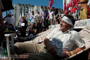 Под Украинским домом продолжается голодовка