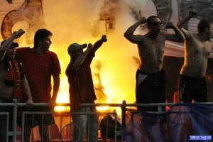 Фанаты "Металлурга" и "Севастополя" устроили беспорядки в центре Запорожья