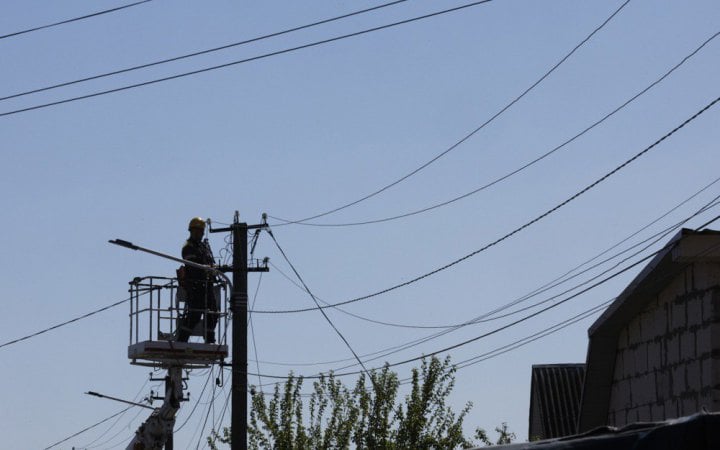 Укренерго не прогнозує відключень світла в понеділок 