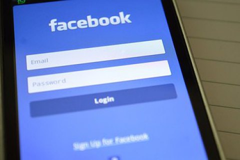 Facebook введет ограничения на политическую рекламу в Украине