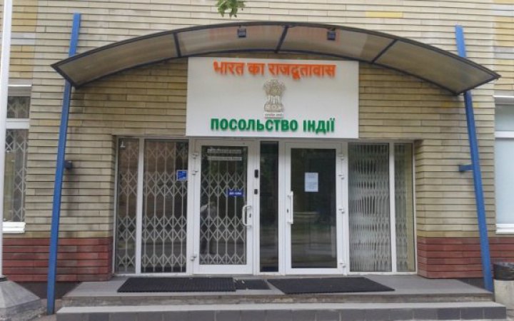Індія рекомендує своїм громадянам пошвидше виїхати з України