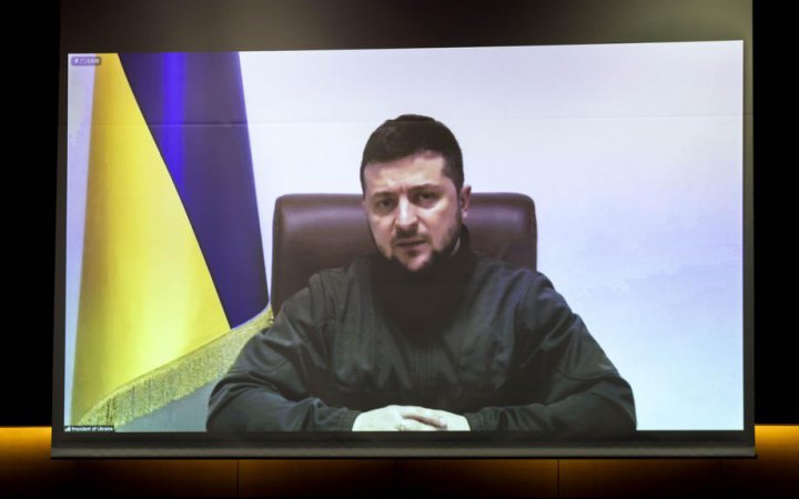 "Денацифікація" і "демілітаризація" України з Росією обговорюватись не буде, – Зеленський