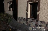 В Калуше неизвестные бросили во двор местного жителя две гранаты 