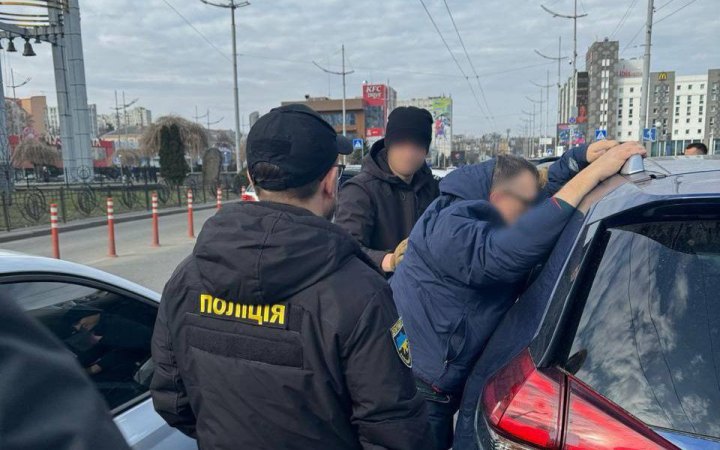 Директор департаменту Укрнафти підозрюють у вимаганні хабара за допомогу в оформленні договорів на землю