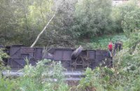 Автобус с туристами съехал с обрыва и перевернулся возле Чорткова