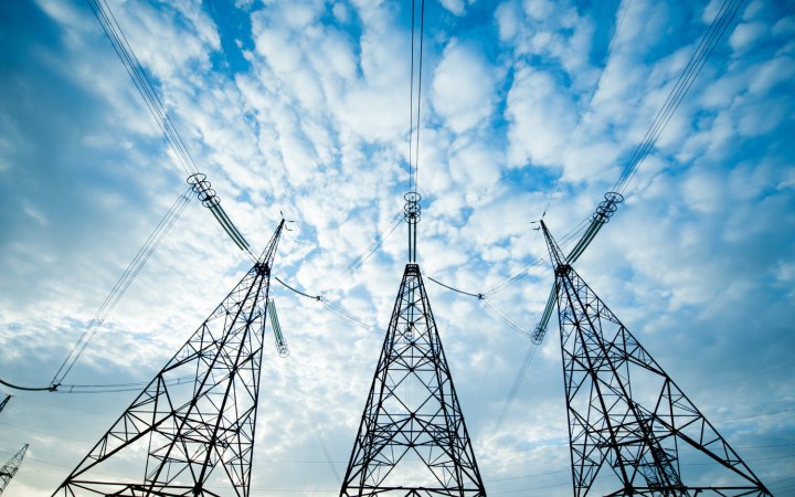 У чотирьох областях є знеструмлення через обстріли енергетики