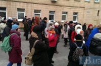 Під Подільським СІЗО триває мітинг на підтримку затриманих активістів