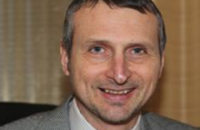 Один из ведущих врачей института Шалимова задержан за вымогательство  
