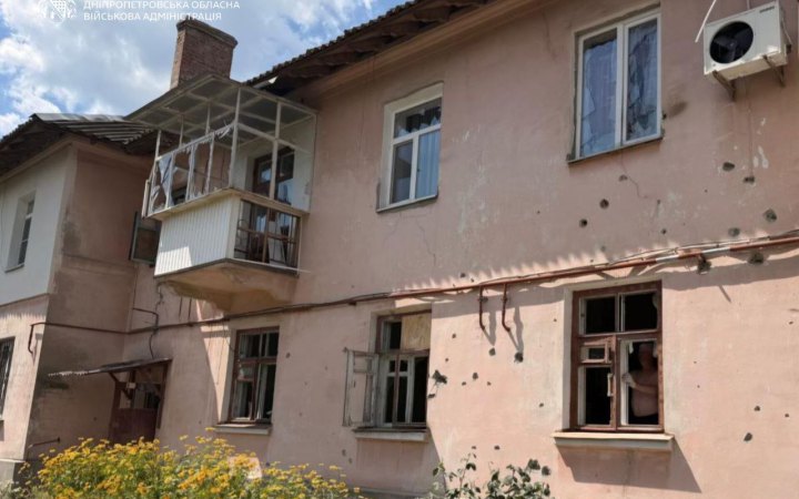 Росіяни били по Дніпропетровщині дронами, артилерією та бомбами. Є постраждалі