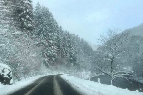 На западе Украины ограничили движение из-за снегопада