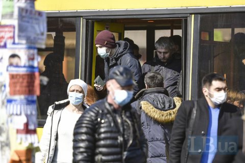 Главный санврач: маски в аптеках появятся в пятницу-субботу