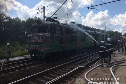 В Харьковской области приостановили движение поездов из-за возгорания электровоза
