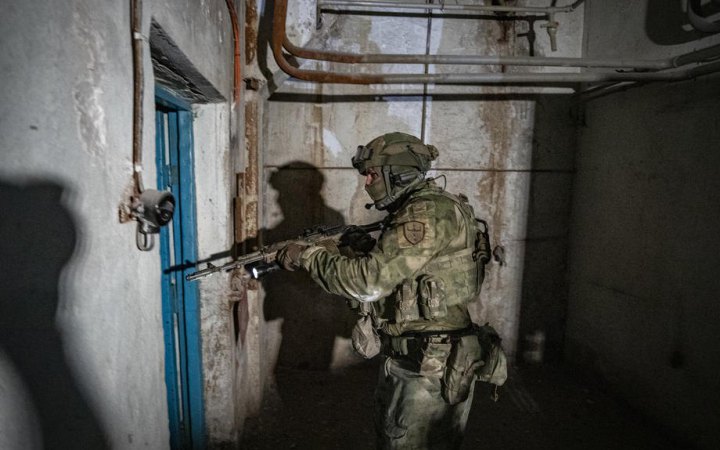 ПВК "Вагнер" пропонує в'язням петербурзьких тюрем їхати на війну в Україну, щоб допомогти "виявляти нацистів"