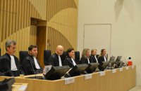 Адвокатам обвиняемого в деле МН17 позволили осмотреть обломки самолета
