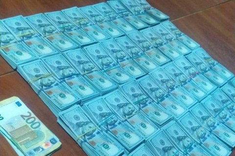 425 тисяч доларів намагалися нелегально провезти через український кордон 