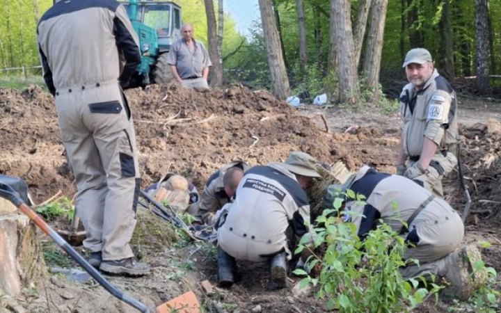 Україна та Польща продовжать пошуково-ексгумаційні роботи