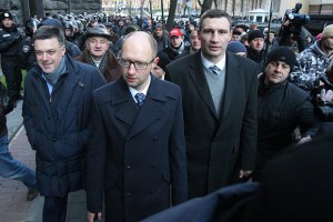 Штаб "Батькивщины" был захвачен по распоряжению Януковича, – Яценюк