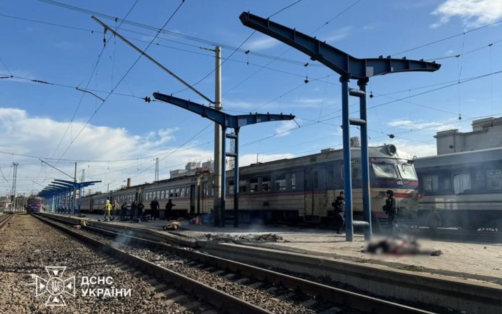 Укрзалізниця перегляне безпекові протоколи після удару росіян по вокзалу в Дніпрі