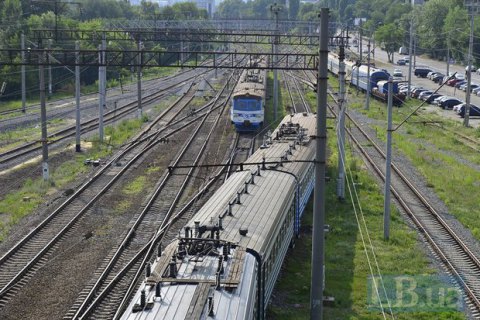 "Укрзализныця" допустила остановку поездов