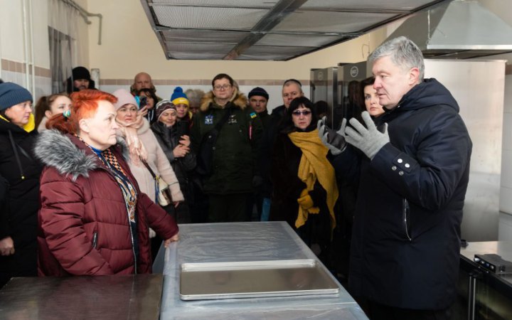 Порошенко повідомив про блокування роботи пекарні в Херсоні, де планують пекти безкоштовний хліб
