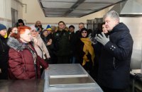 Порошенко повідомив про блокування роботи пекарні в Херсоні, де планують пекти безкоштовний хліб