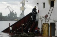 На верфі в Херсоні горіло судно (оновлено)