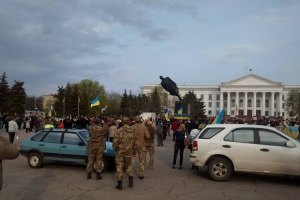 В Донецкой ОГА назвали снос Ленина в Краматорске "актом вандализма"