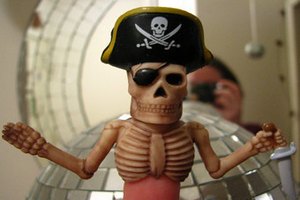 Ущерб от семьи российских пиратов оценили в 38 миллиардов рублей