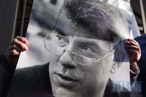 З будинку Нємцова в Москві зняли меморіальну табличку