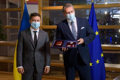  Зеленский наградил вице-президента Еврокомиссии орденом Ярослава Мудрого II степени