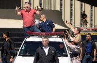 Президент Бразилии вышел на акцию против ограничений из-за коронавируса