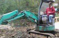 Ющенко в Карпатах обустраивает дачу на экскаваторе