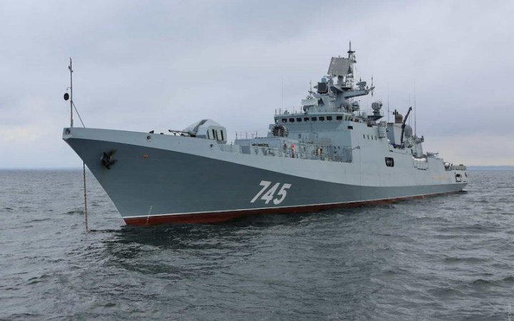 У острова Змеиный загорелся российский фрегат, – СМИ