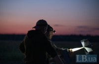 «Сам дрон – це лише патрон». Вечір із екіпажами, що навчаються працювати з Merops – загадковими перехоплювачами Еріка Шмідта