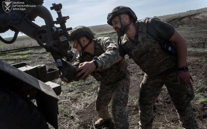 Президент: вперше за роки немає скарг на нестачу артилерійських снарядів 