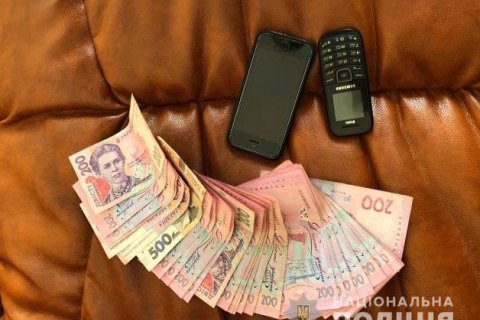 В Днепре полицейские задержали двух подозреваемых в сутенерстве