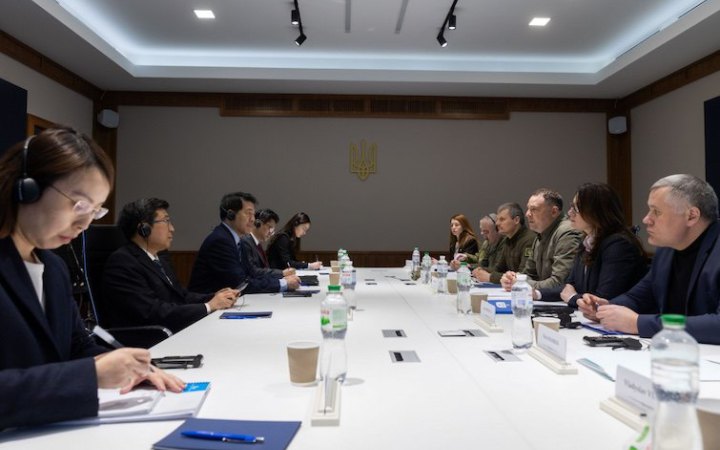 Спецпредставник Китаю Лі Хуей відвідав Київ: слухав про ситуацію на полі бою і українську формулу миру