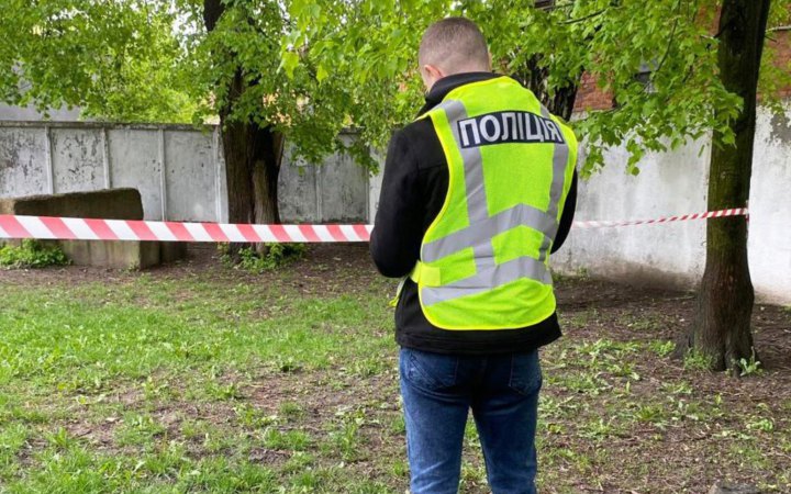 На Житомирщині затримали 23-річного вчителя за підозрою у вбивстві та пораненні колишніх учнів