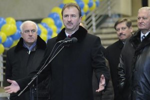 Попов распорядился прокладывать "легкое метро" на Троещину