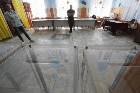 Спостерігачі "Опори" зі самого ранку зафіксували низку процедурних порушень на дільницях