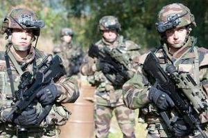 Франция показала боевые машины для "солдат будущего"