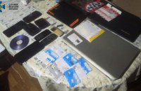 В Днепре разоблачили частных детективов на прослушивании чужих смартфонов