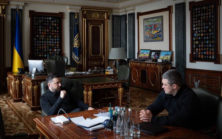 Президент Зеленський обговорив із главою Міноборони забезпечення дронів та експорт зброї