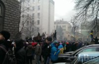 Милиция распылила газ возле АП