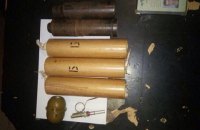 В киевском метро на "Вокзальной" у пассажира изъяли гранату