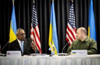 Міністр оборони США обговорив з Умєровим нічну атаку "шахедів"